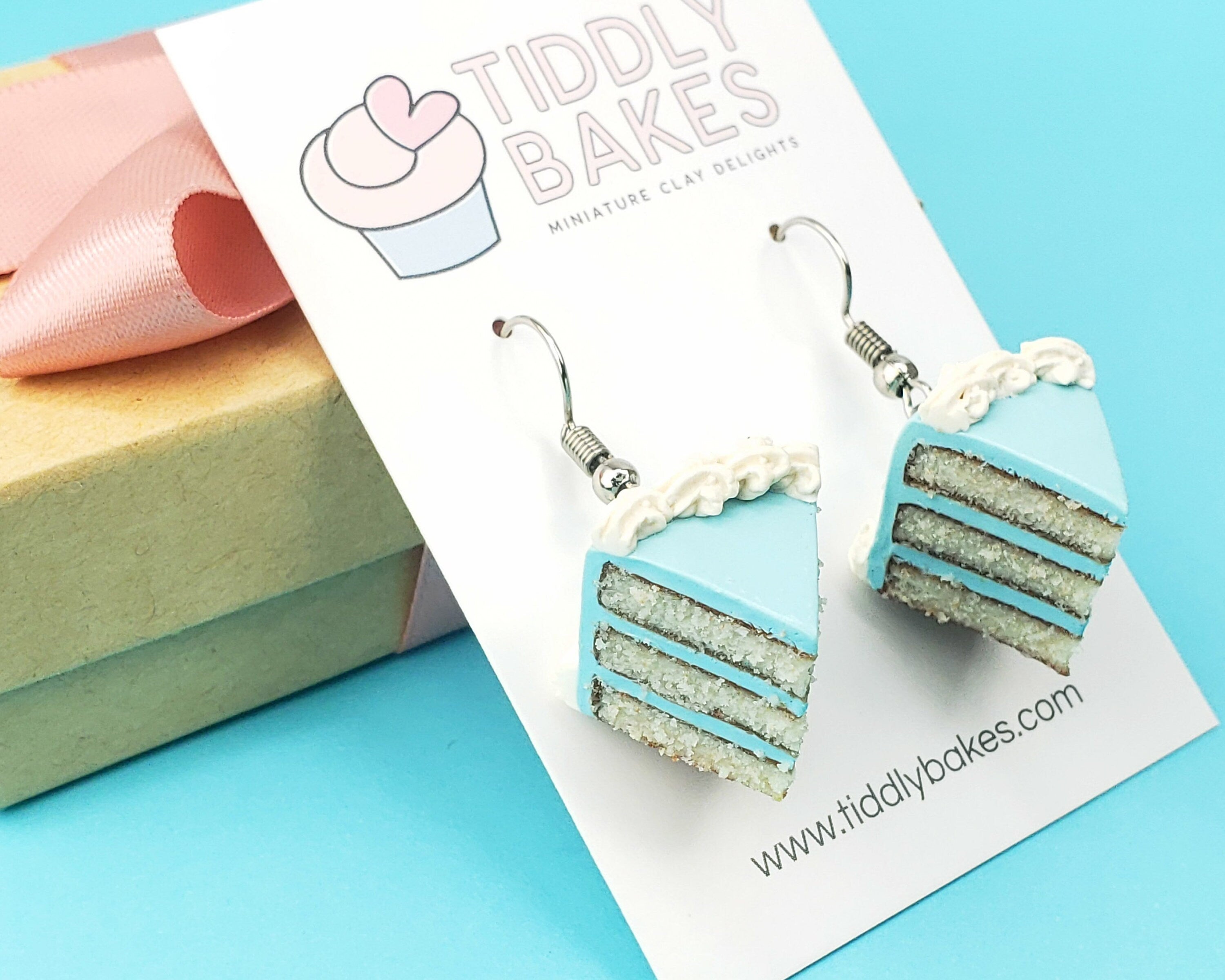 Clay Dangle Earrings _ banana cake slice | Felt